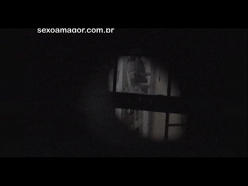 ❤️ Blondie word in die geheim video-opgeneem deur 'n buurtvoyeur wat agter hol bakstene versteek is ❌ Porno op af.myteporn.ru ❌️